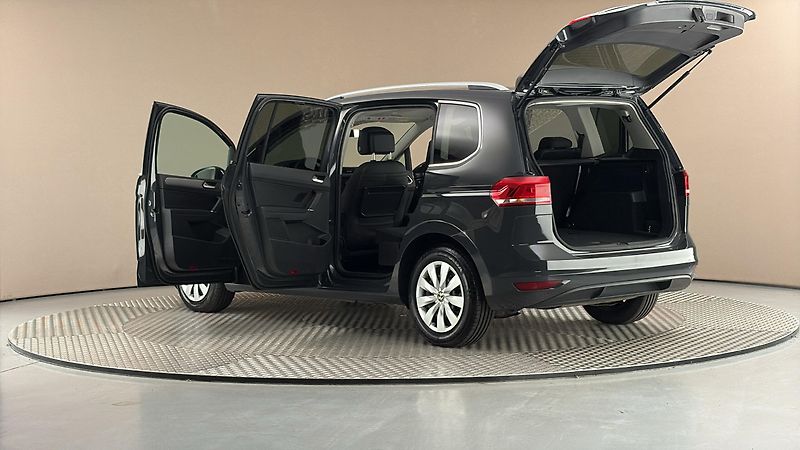 Volkswagen Touran 1.5 TSI Comfortline - fotka 7 z 26