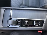 Volvo XC60 2,0 AWD MOMENTUM PRO  B4 - náhled 22