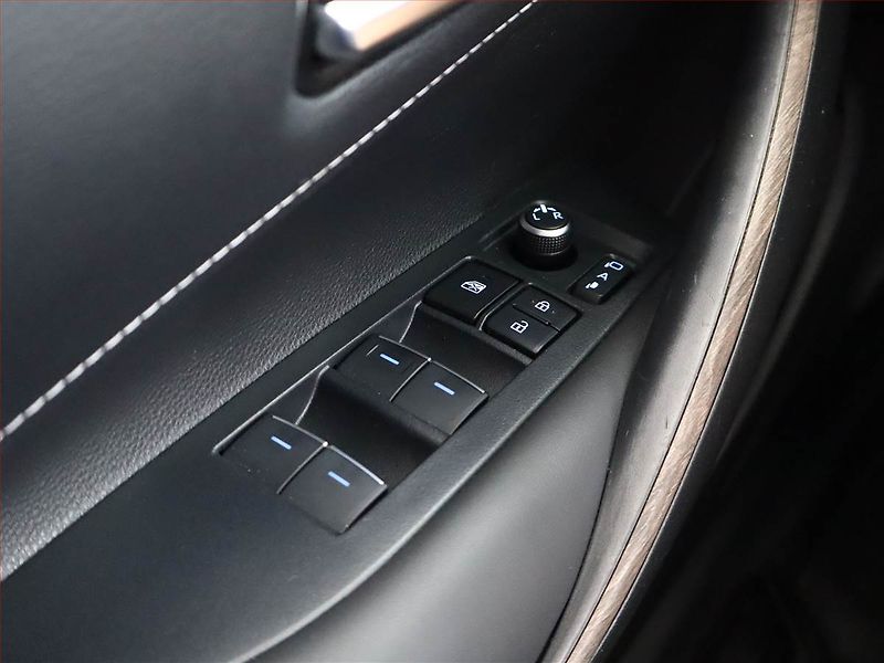Toyota Corolla (2022) 1.8 Hybrid - fotka 20 z 20