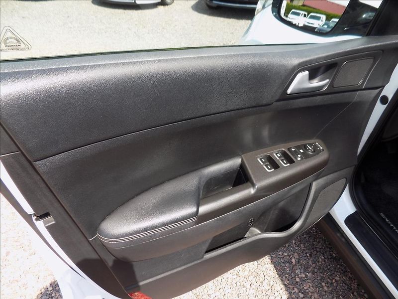 Kia Sportage 1,7 CRDi NAVI, KAMERA, 1.maj. - fotka 22 z 35
