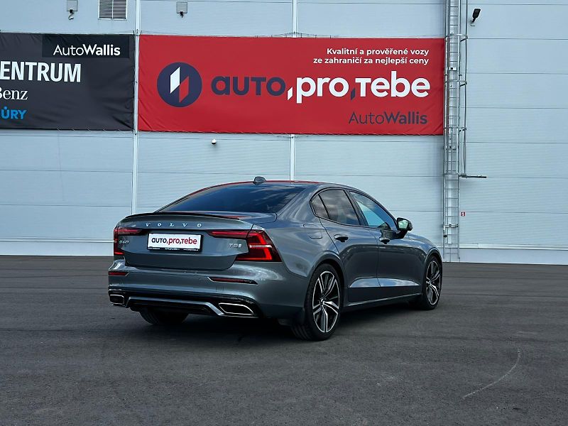 Volvo S60 2.0T5 184kW Aut. R-Desing - fotka 5 z 27