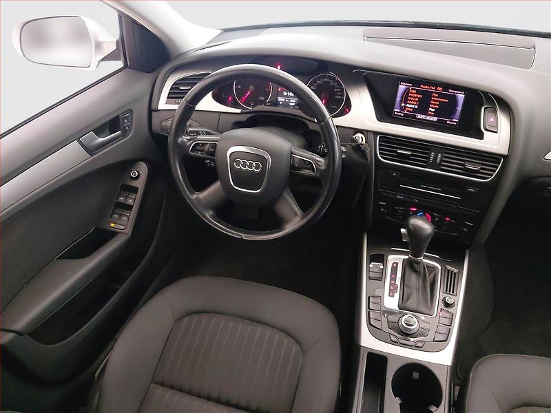 Audi A4 (2011) Ambiente 2.0 TDI, Automat - fotka 7 z 17