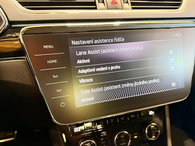 Škoda Superb 2.0 TDi 140 Kw DSG L&K - fotka 12 z 38