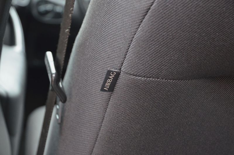 Ford Focus (2004) 1.6i Zetec 74kW / ČR / 115tkm - fotka 27 z 28