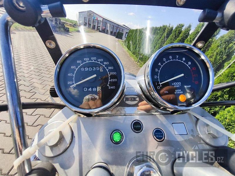 Honda VF 750 C Magna (1996) - fotka 11 z 11