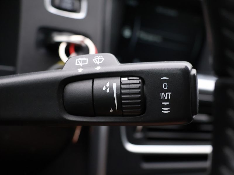 Volvo V60 1,6 D2 84kW Kinetic - fotka 20 z 33