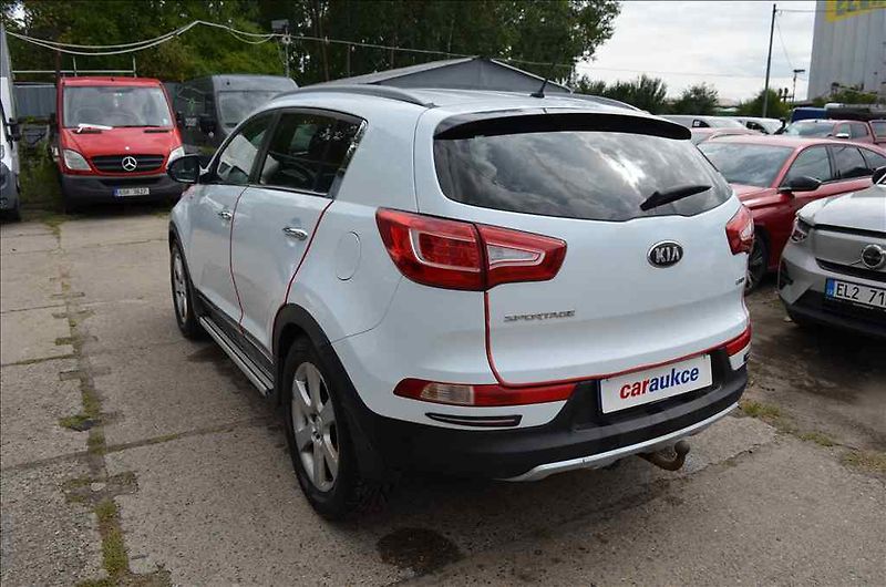 Kia Sportage (2013) 2,0 CRDI AWD - fotka 4 z 28
