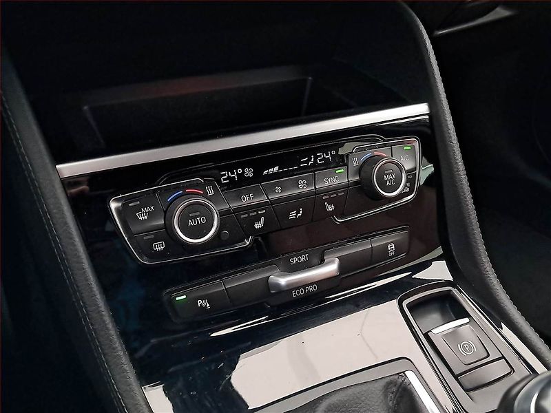BMW Řada 2 (2017) M Sport 220i Gran Tourer - fotka 23 z 27