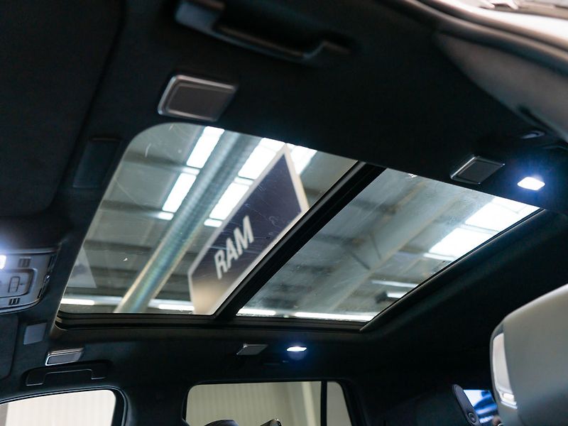 Cadillac Escalade (2024) 6.2 Premium Luxury Platinum - fotka 41 z 50