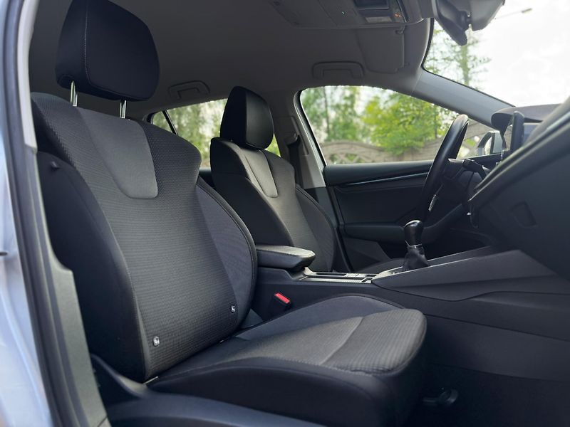 Škoda Octavia (2021) 2.0TDi 1.MAJ. ČR DPH SERVISKA - fotka 19 z 26