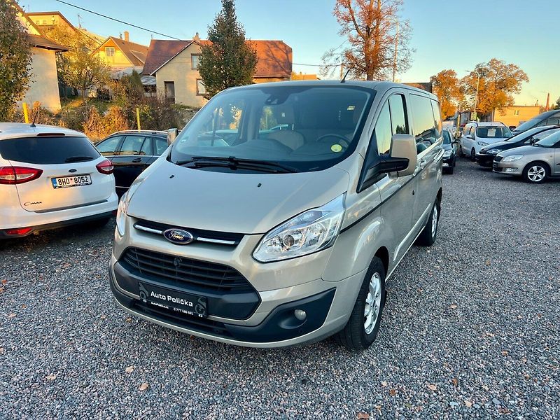 Ford Transit Custom (2013) 2.2TDCi 114 kW 5 míst L1 - fotka 1 z 19