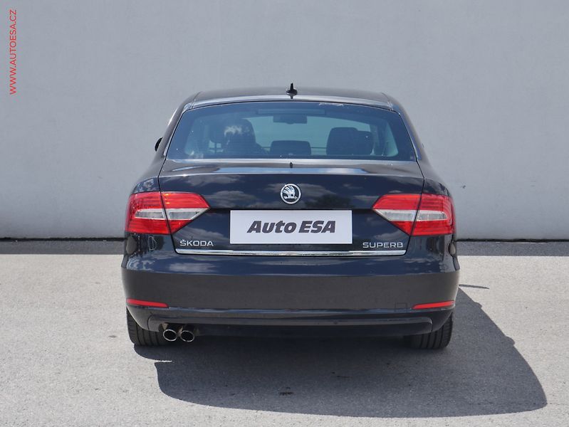 Škoda Superb (2013) 2.0 TDi, 1.maj,ČR, Elegance - fotka 5 z 23