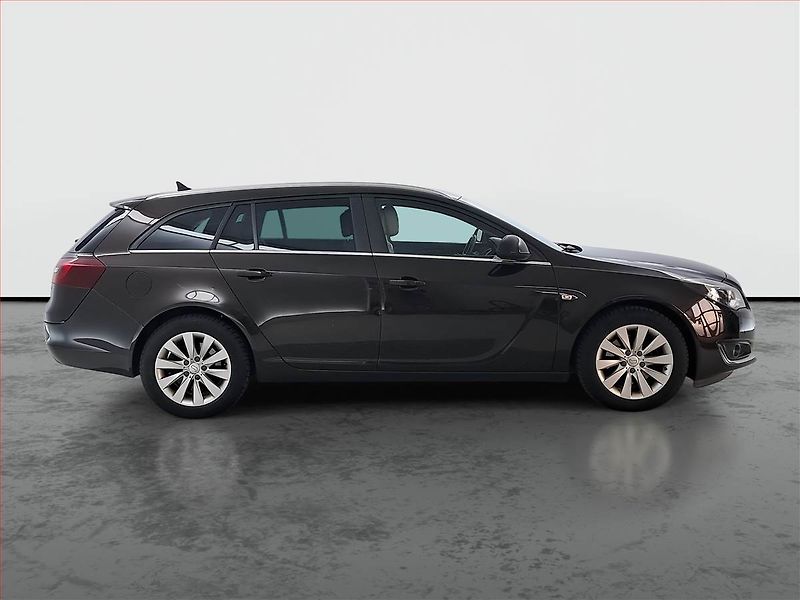 Opel Insignia (2015) 2.0 CDTI, Navi, Xenony - fotka 6 z 17