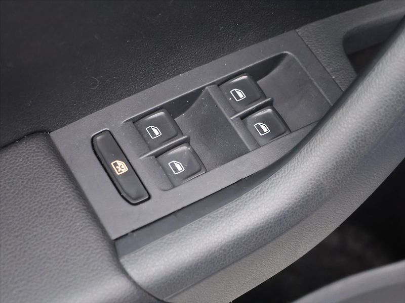 Škoda Octavia 1,4 TSI 103kW Elegance Xenon - fotka 14 z 29