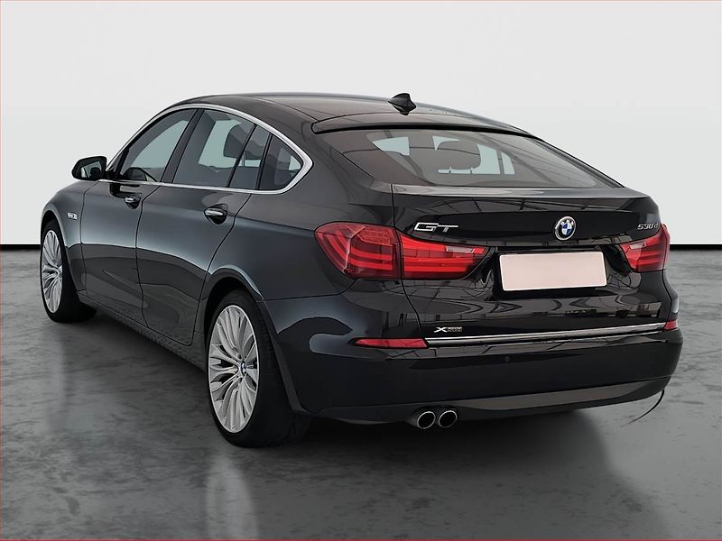 BMW Řada 5 (2014) 530d xDrive GT, 4X4, Automat - fotka 4 z 21