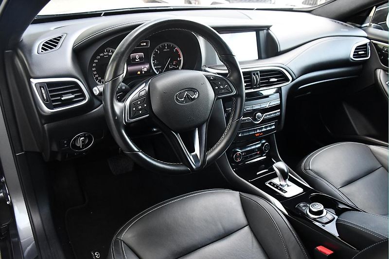 Infiniti QX30 220 CDI 4MATIC PANO ACC - fotka 9 z 52