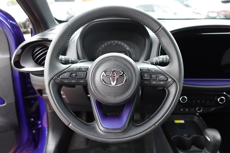 Toyota Aygo 1.0L - 1 CVT Executive - fotka 17 z 30