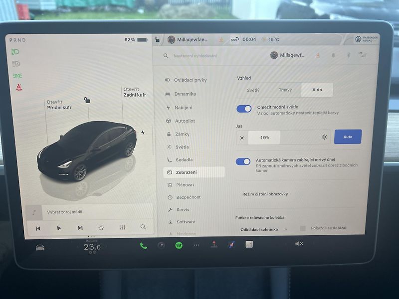 Tesla Model 3 LONG RANGE DUAL MOTOR SOH 96% - fotka 31 z 54