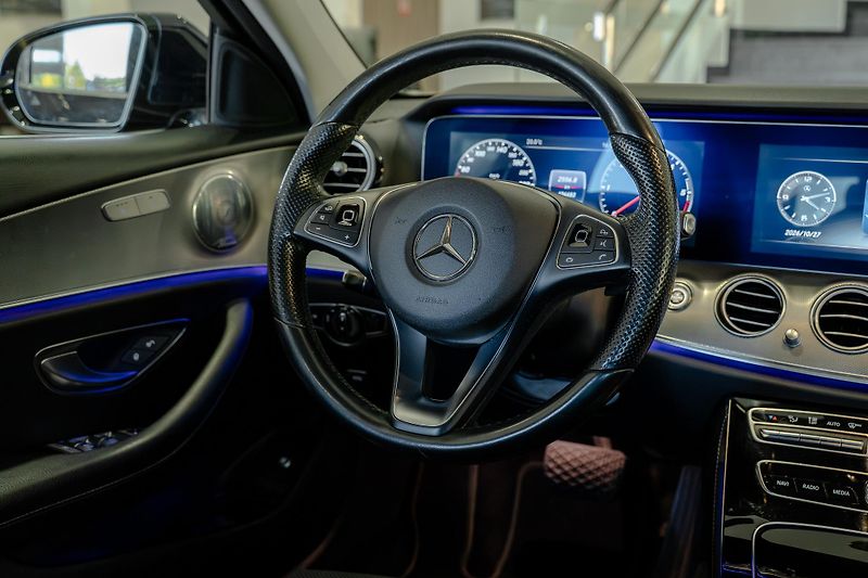 Mercedes-Benz Třídy E (2017) E 220 d/HUD/360/BUR/TOP - fotka 11 z 16