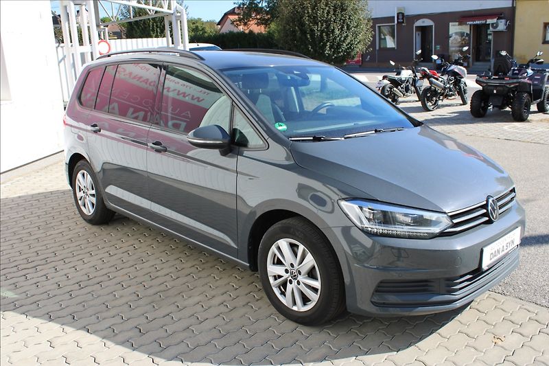 Volkswagen Touran 1,5 TSI DSG LED - fotka 2 z 4