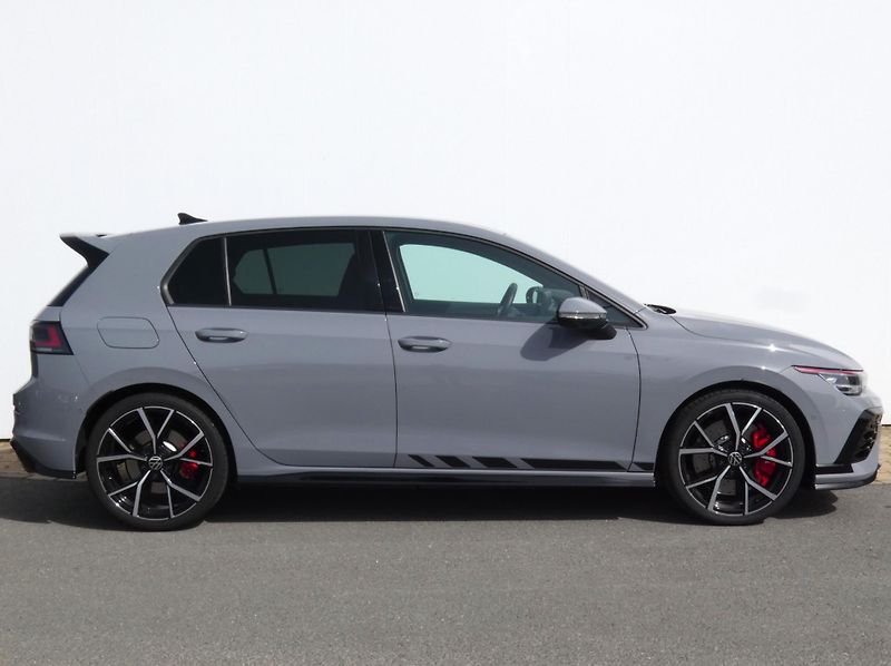 Volkswagen Golf GTI Clubsport Performance 2.0 - fotka 3 z 30