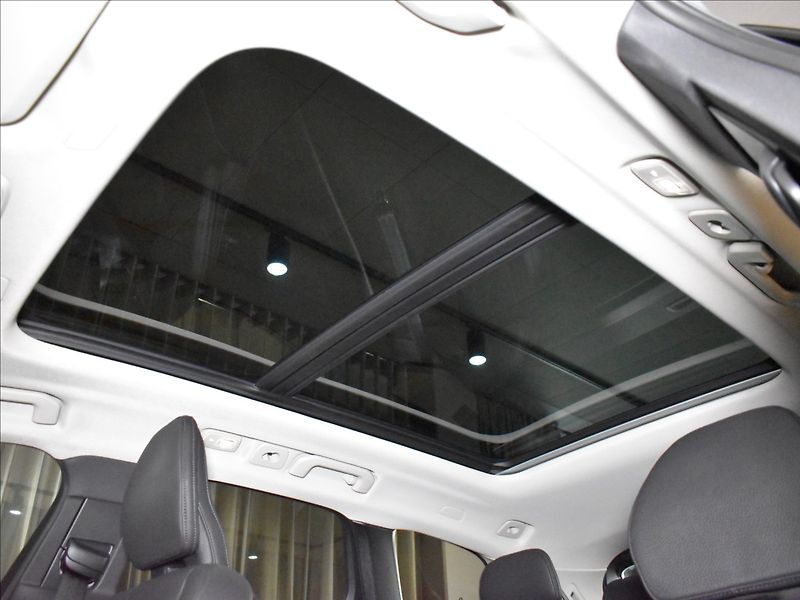 Volvo XC60 2,0 T6 AWD Plus - fotka 16 z 24