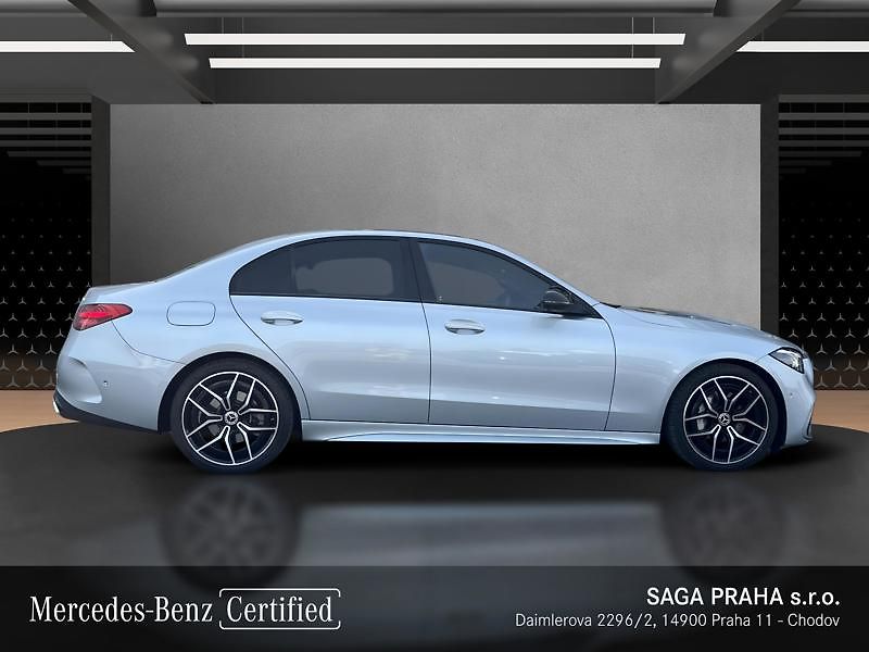 Mercedes-Benz Třídy C 300 d 4MATIC AMG Night Panoram - fotka 3 z 18