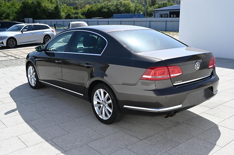 Volkswagen Passat 2.0TSI 155KW DSG Rezervace - fotka 7 z 44