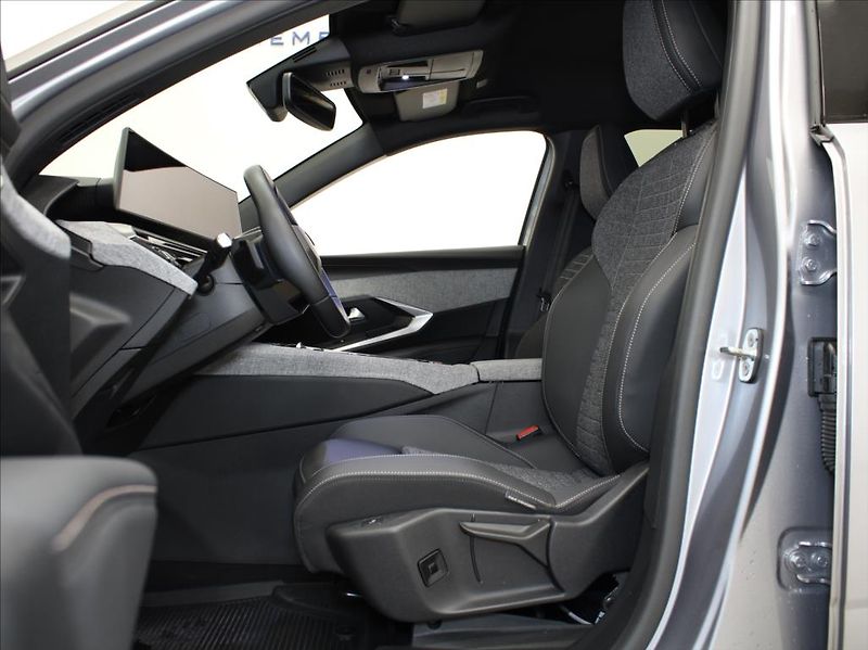 Peugeot 5008 1,2 Hybrid Allure 20tkm. ČR - fotka 6 z 28