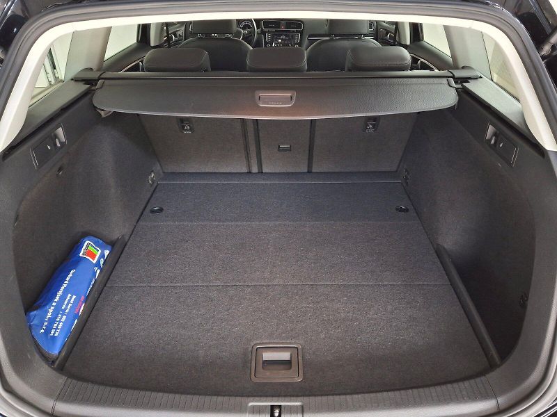 Volkswagen Golf (2015) Variant HighLine 1,6TDi 77kW - fotka 8 z 32