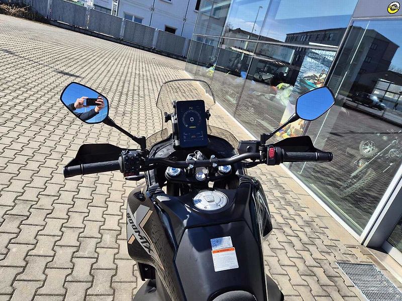 CFMOTO 800 MT (2026) X + doplňky za 1Kč - fotka 20 z 40