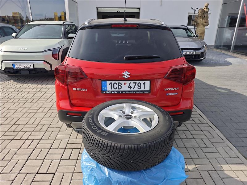 Suzuki Vitara 1,4 BoosterJet Hybrid  Premium - fotka 20 z 22