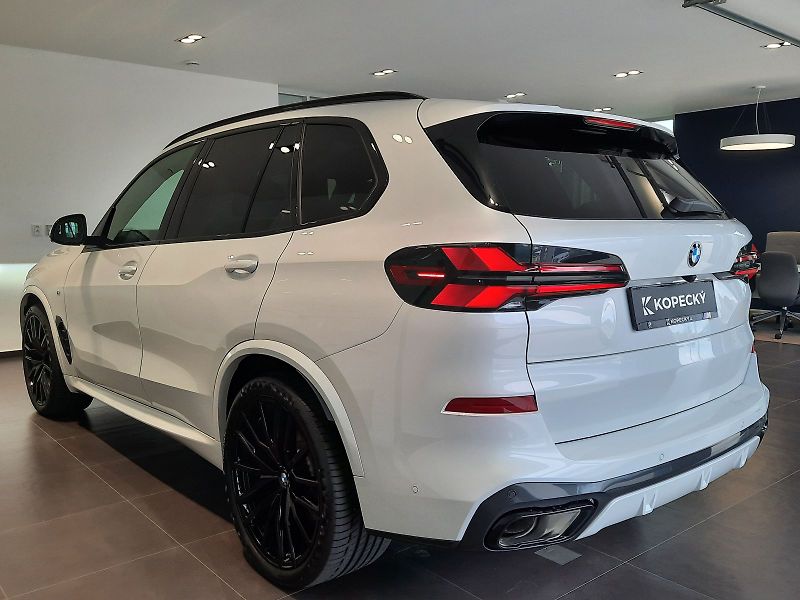 BMW X5 (2026) xDrive 30d M Sport - fotka 7 z 13