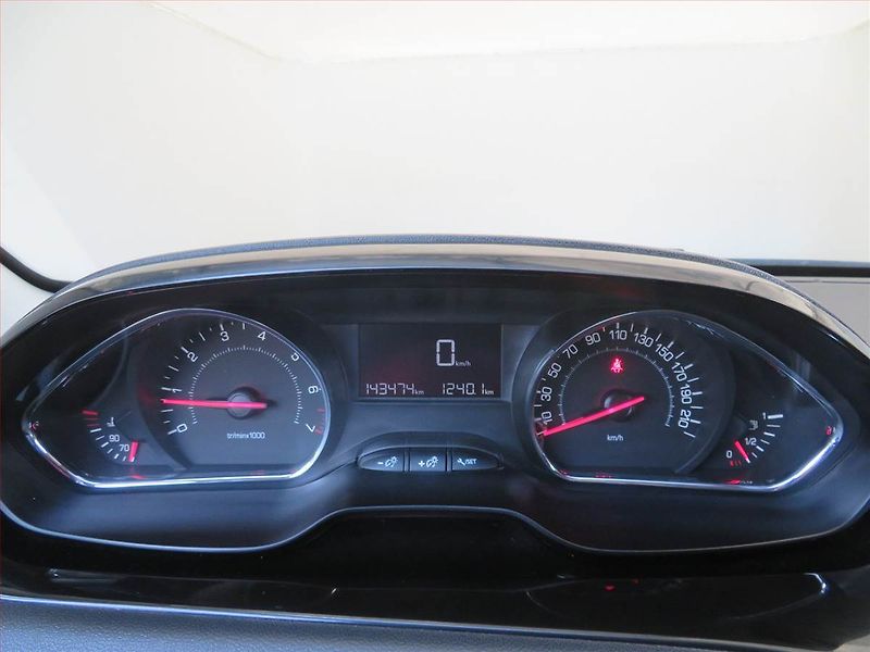 Peugeot 208 (2013) 1.2 PureTech, Serv.kniha - fotka 11 z 15