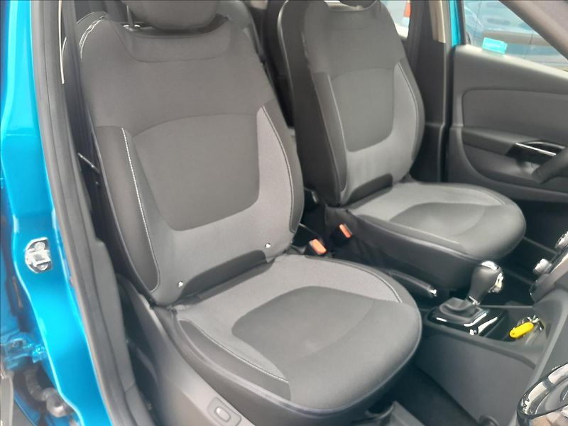 Renault Captur 1,2TCe 88kW AUTOMAT - fotka 31 z 56
