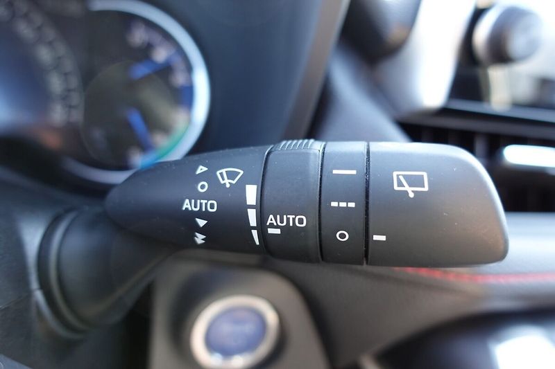 Toyota RAV4 2,5 PHEV Plug-in Selection VIP - fotka 31 z 38