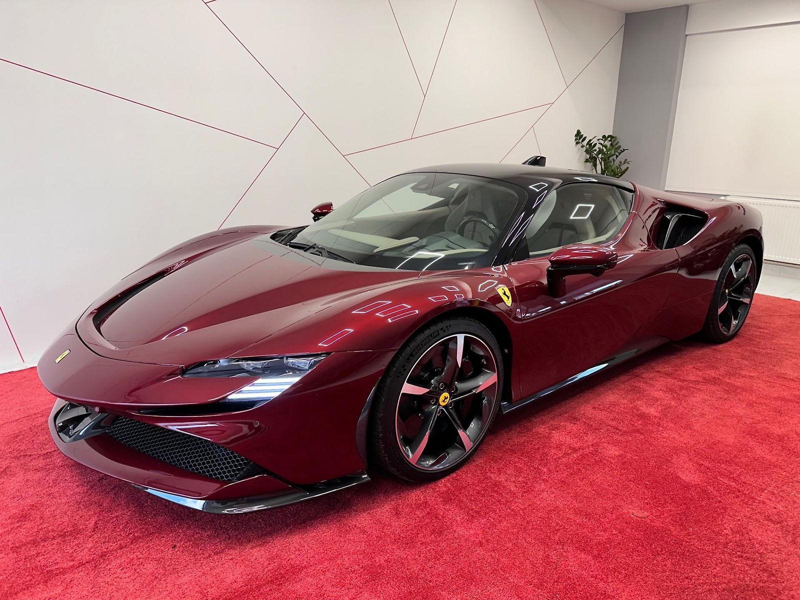 Ferrari SF90 Nové, ČR, TOP*Full Carbon*DPH 