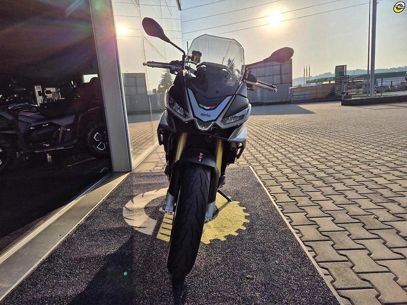 Aprilia Tuono V4 1100 RR (2024) E5 - AKČNÍ CENA - fotka 28 z 38
