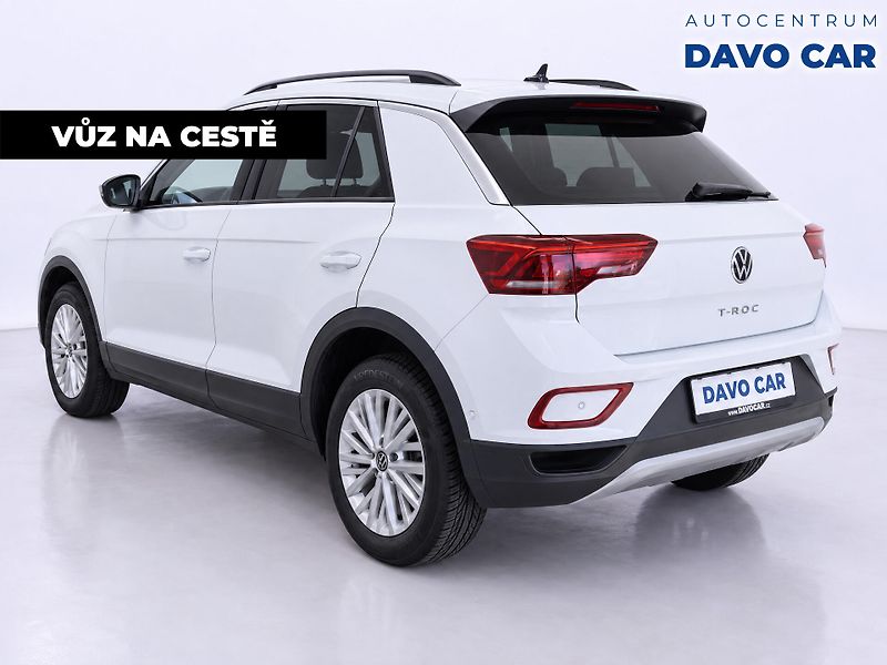 Volkswagen T-Roc 1,5 TSI 110kW DSG LED 1Maj DPH - fotka 2 z 10