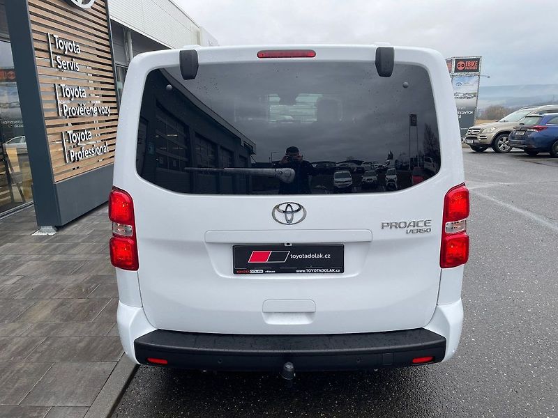 Toyota ProAce Verso 2.0L  177 - 8 AT AE Family 8S - fotka 6 z 29