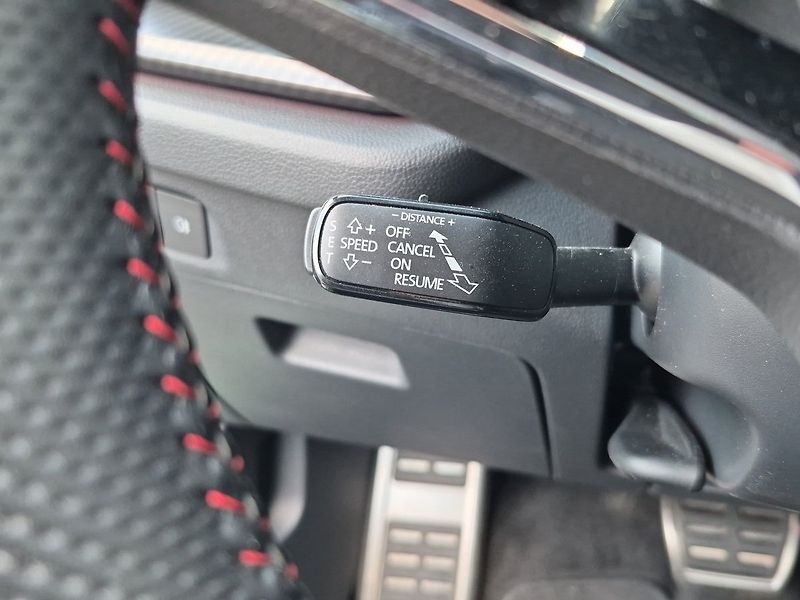 Škoda Octavia Combi 2,0 TSI DSG RS 180 kW - fotka 16 z 28