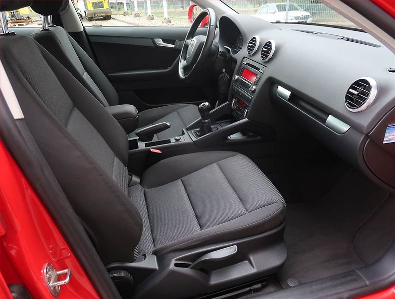 Audi A3 (2010) 1.2 TFSI, Xenony - fotka 9 z 15