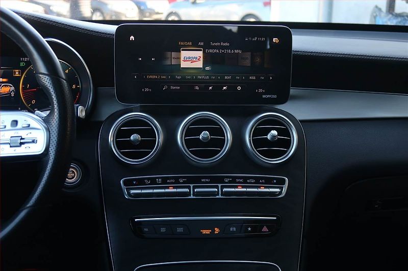 Mercedes-Benz GLC (2019) 300 d 4MATIC - fotka 12 z 20
