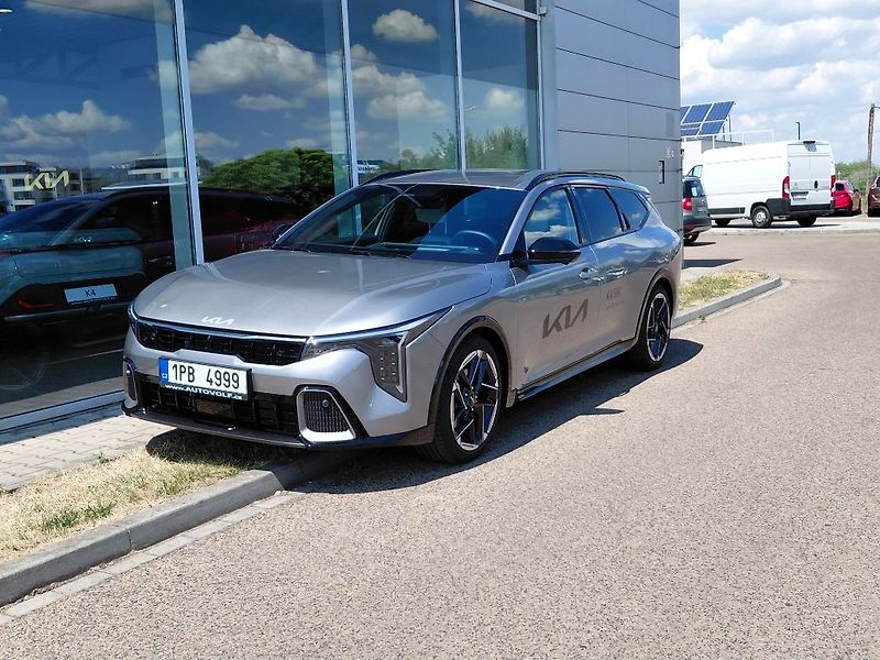 Kia K4 GT-LINE 1,6 T-GDi GPF 7DCT 132 - fotka 2 z 12