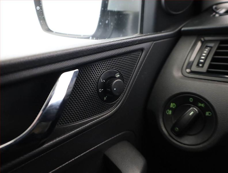 Škoda Rapid (2013) Ambition 1.6 TDI - fotka 13 z 15