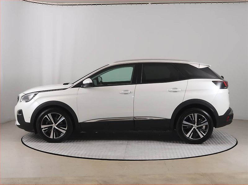 Peugeot 3008 (2017) Active 1.2 PureTech, Automat - fotka 3 z 18