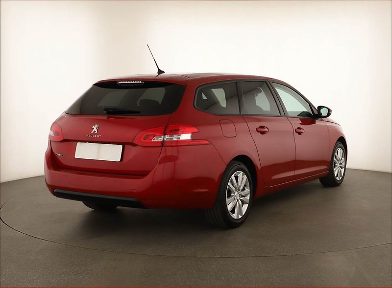 Peugeot 308 (2018) Style 1.2 PureTech, ČR,1.maj - fotka 5 z 13