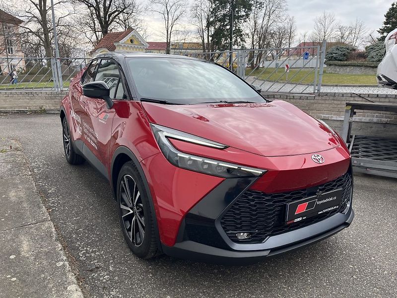Toyota C-HR 2.0L PHEV Executive - fotka 3 z 29