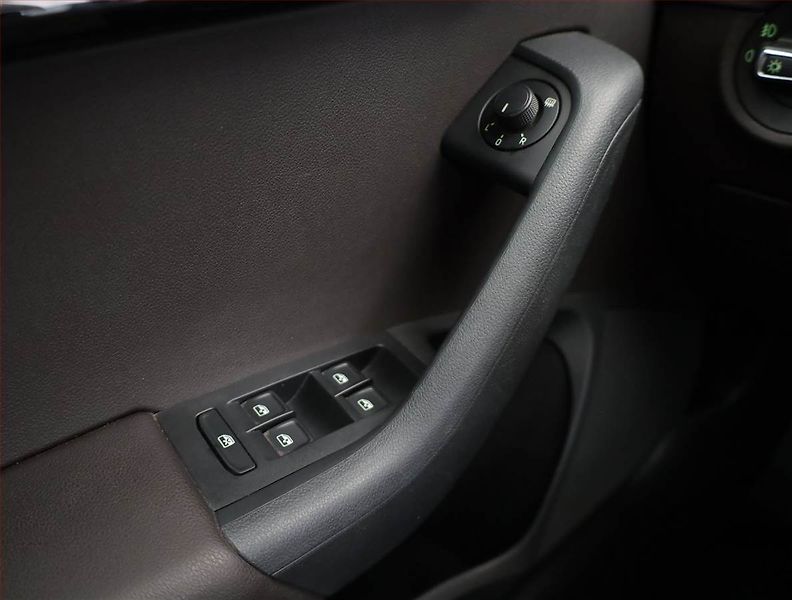 Škoda Octavia (2015) Laurin&Klement 2.0 TDI, 4X4 - fotka 11 z 17