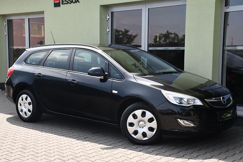 Opel Astra 1.7CDTi SPORTS TOURER - fotka 2 z 31